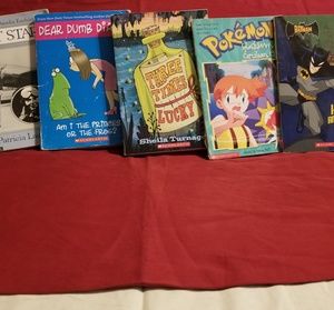 SCHOLASTIC Book Bundle